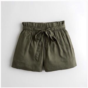 Hollister Green Ultra High-Rise Bag Short with tie